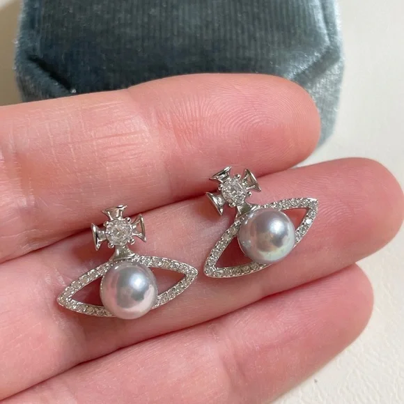Vivienne Westwood Silver Earrings with Pearls - Picture 4 of 5
